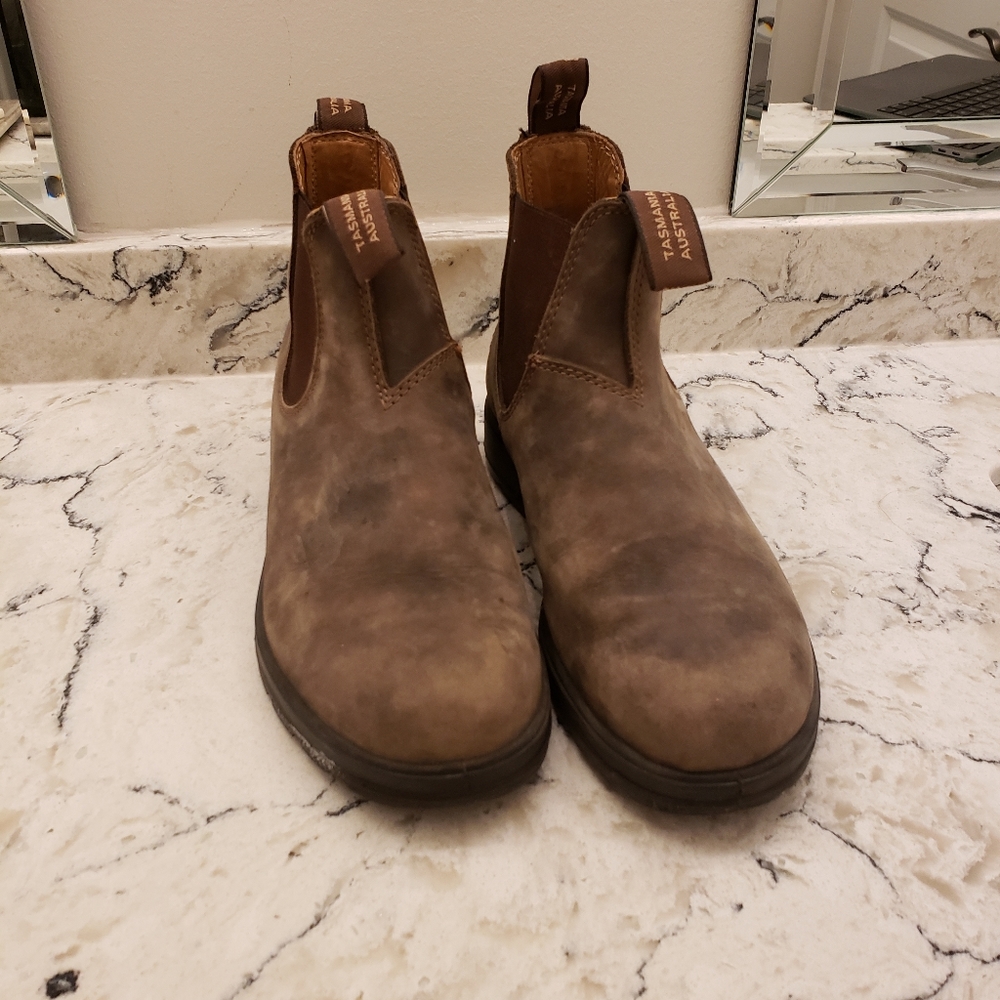 Authentic cute brown Blundstones